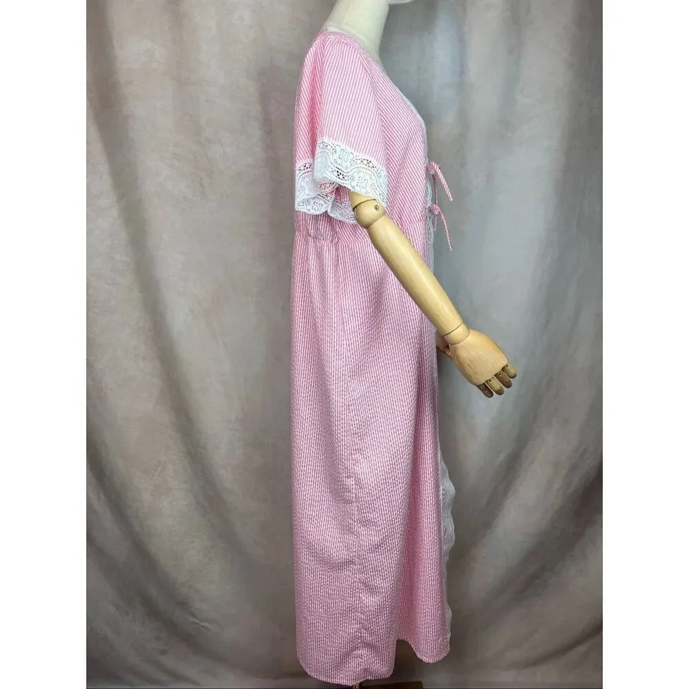Vintage 1970s Pink Pinstripe Seersucker Lingerie Robe Peignoir